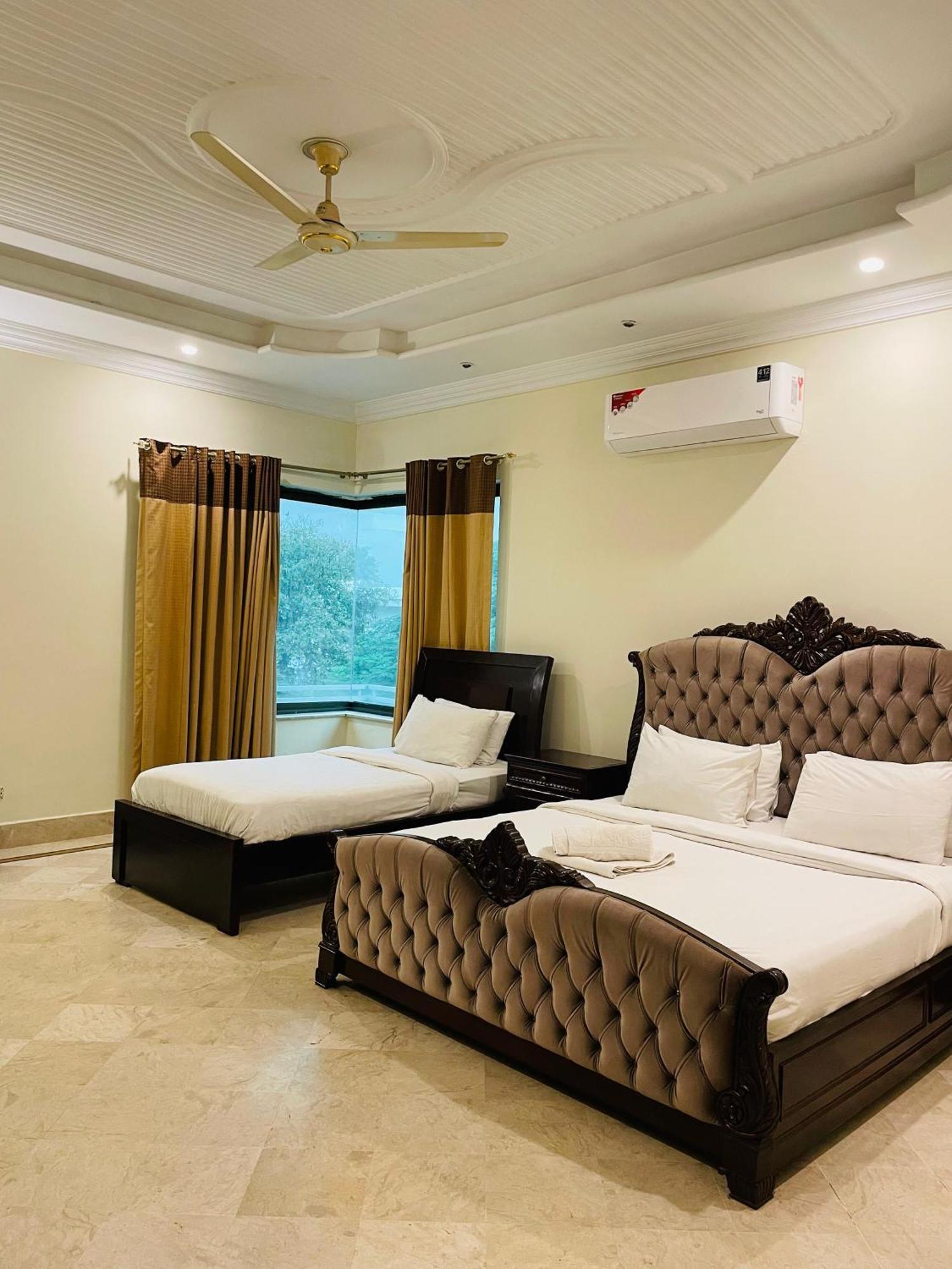 Executive Galaxy Guest House Islamabad Exteriör bild