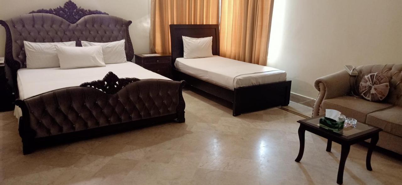 Executive Galaxy Guest House Islamabad Exteriör bild