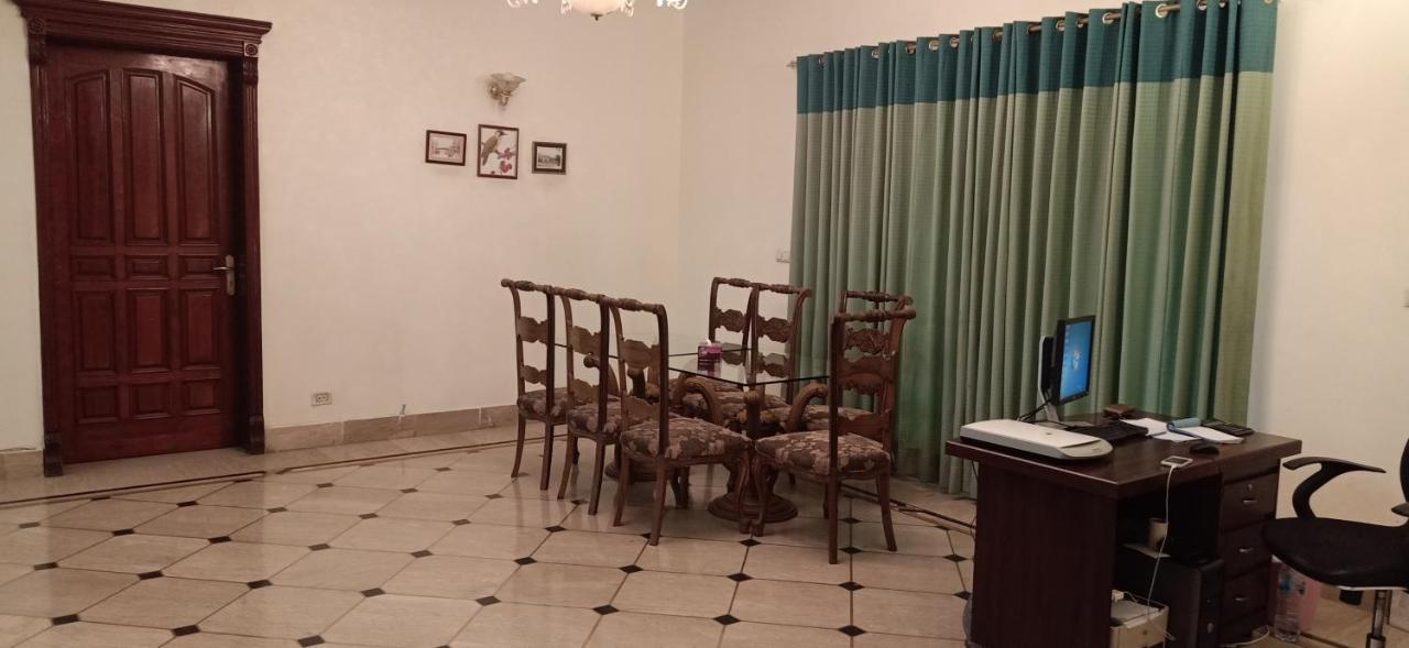 Executive Galaxy Guest House Islamabad Exteriör bild